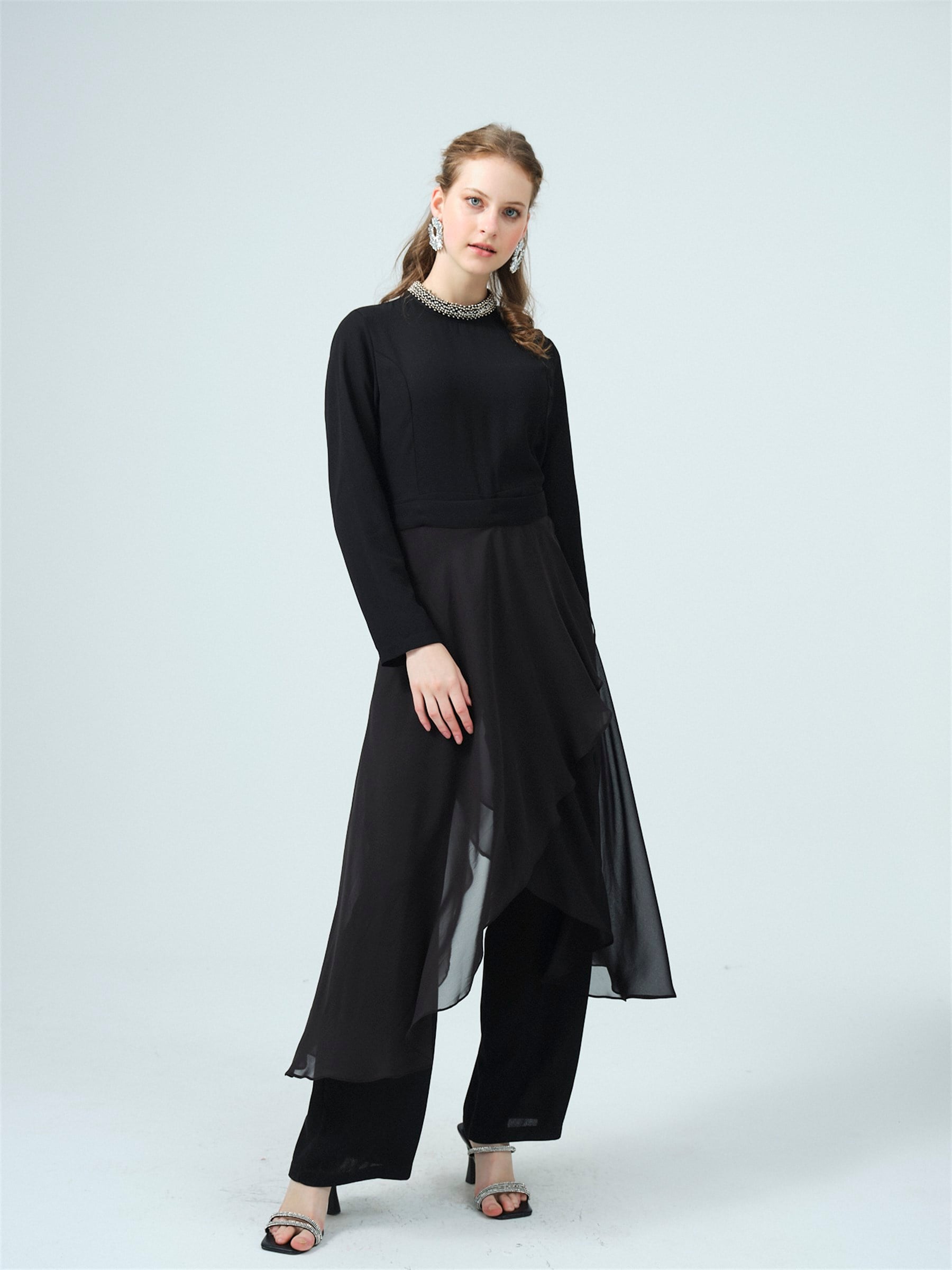 TAŞLI ŞİFON DETAYLI TULUM