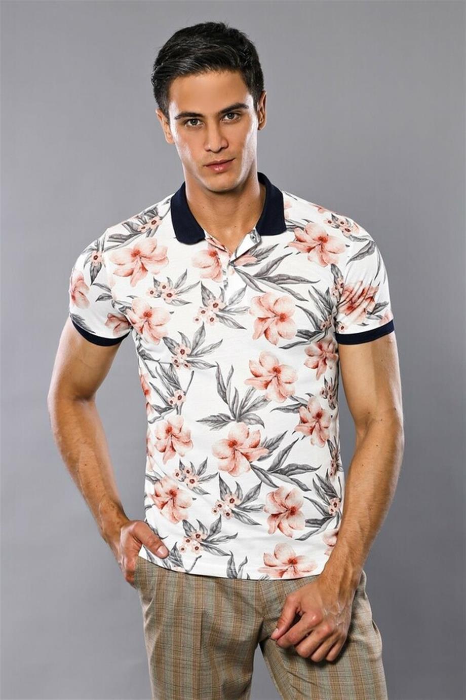 Polo Yaka Çiçek Desenli T-shirt