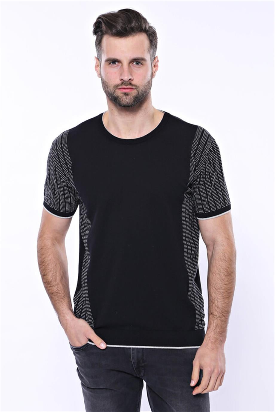 Bisiklet Yaka Kenarları Desenli Siyah Örme T-shirt | Wessi