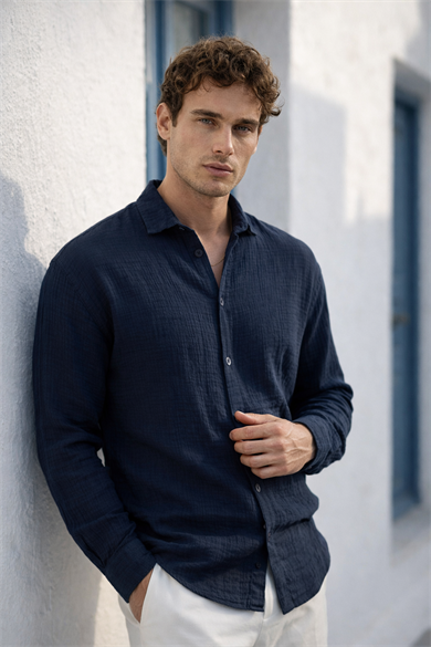 Nefes Alabilir Yarım Oversize Müslin Kumaş Uzun Kol Yakalı Erkek Gömlek - Lacivert