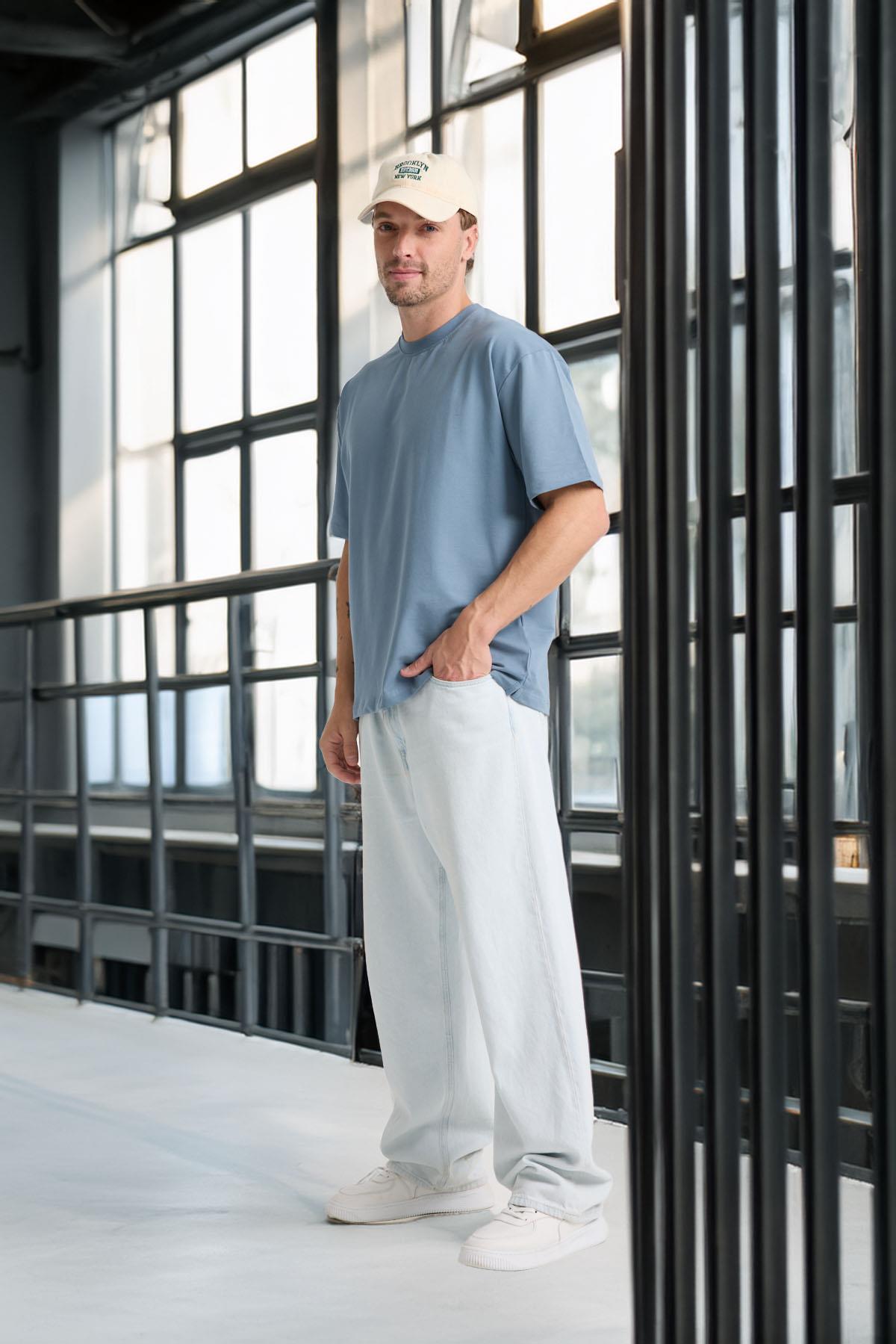 İki İplik Kumaş Pamuklu Bisiklet Yaka Basic Oversize Erkek T-Shirt - Soğuk Mavi · 2
