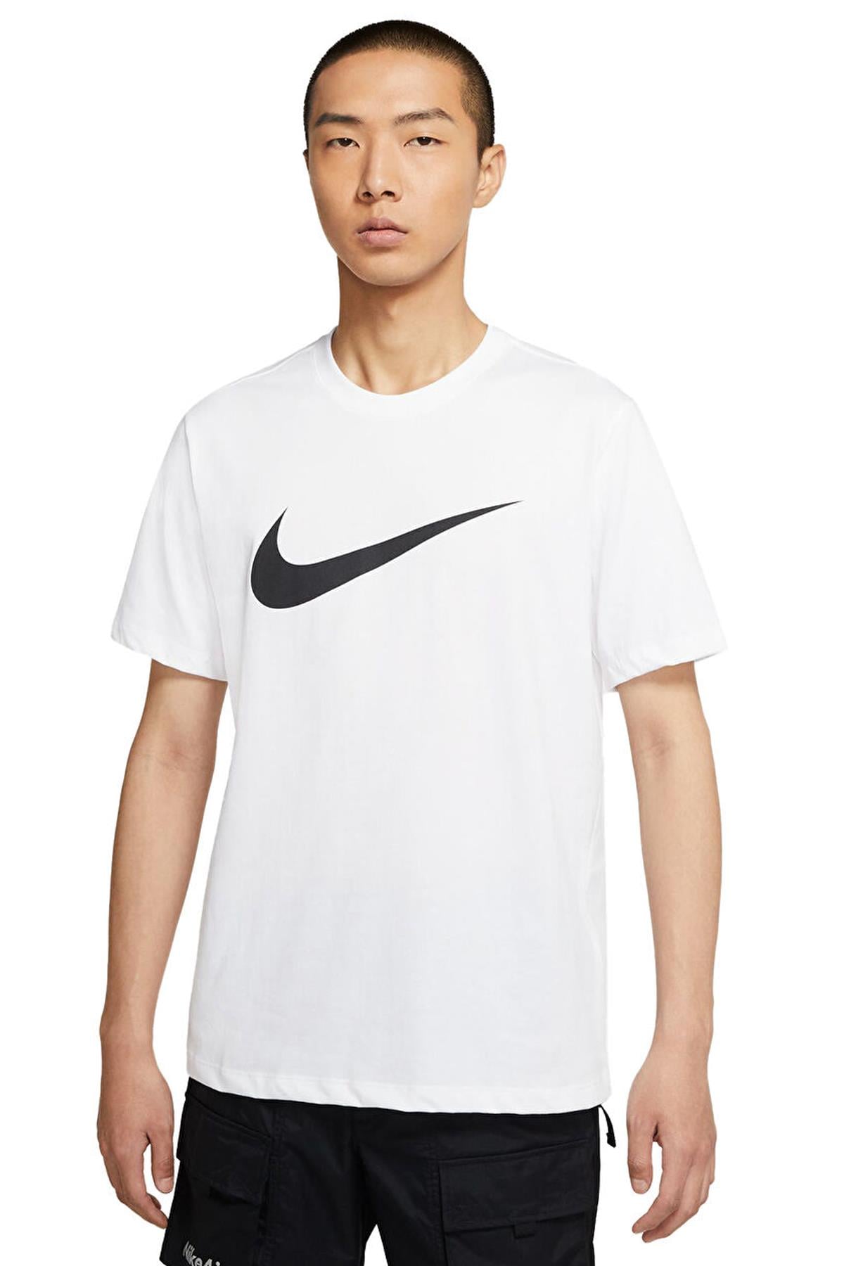 Nike Sportswear Swoosh Erkek Tişört DC5094-100