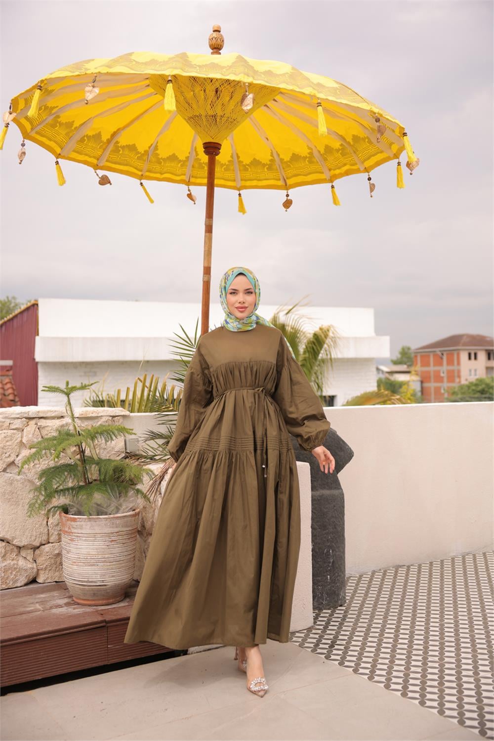 Belden Bağcıklı Geniş Uzun Kollu Büzgülü Uzun Elbise - (-) - 71289 - Haki