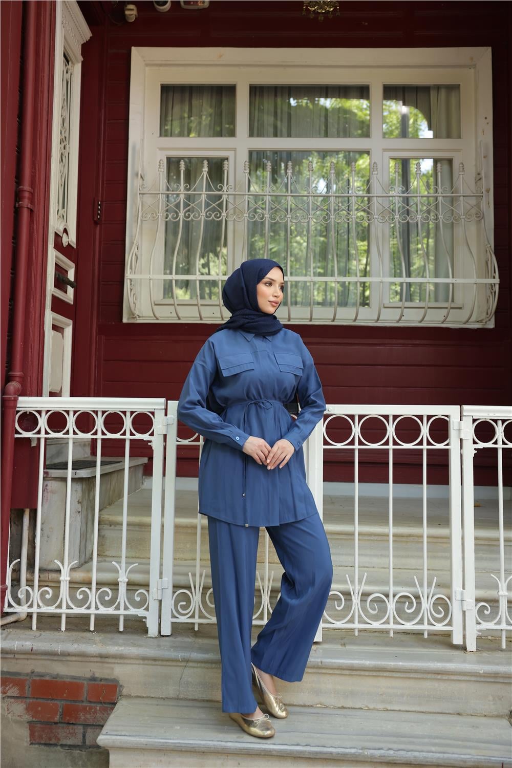 Gömlek Yaka Belden Bağcıklı Kısa Tunik İkili Tesettür Eşofman Takımı - (38-46) - 71299 - İndigo