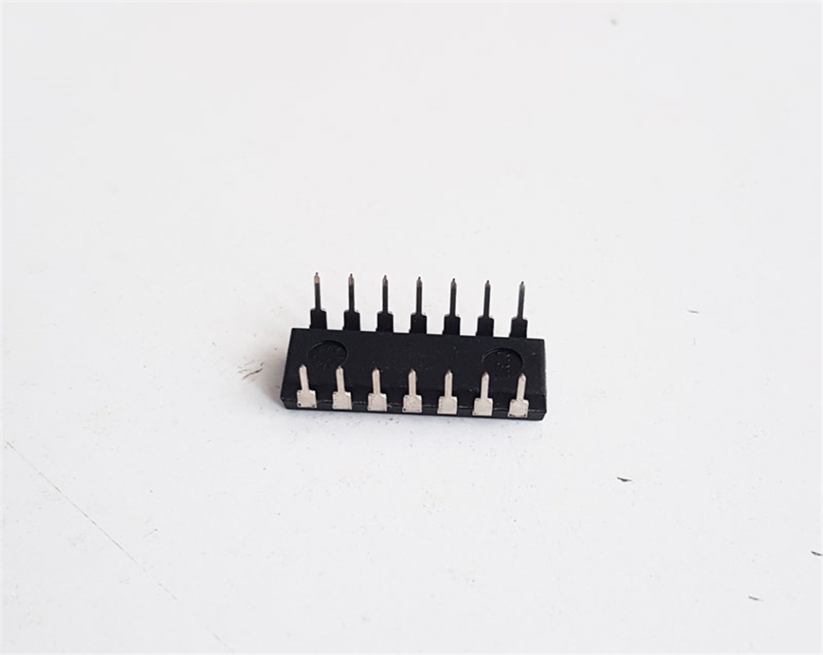 8 BIT SH. REGIS. S-IN/P-OUTPUT