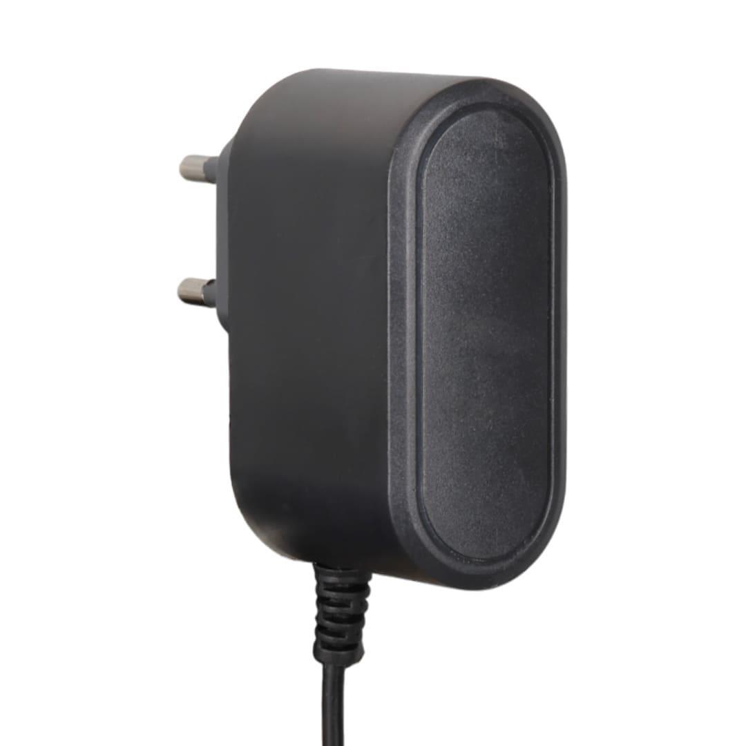 Weko WK- 37864 Plastik Kasa 5 Volt - 2 Amper 5.5*2.1 Mm Uçlu Yerli Üretim Priz Tipi Adaptör