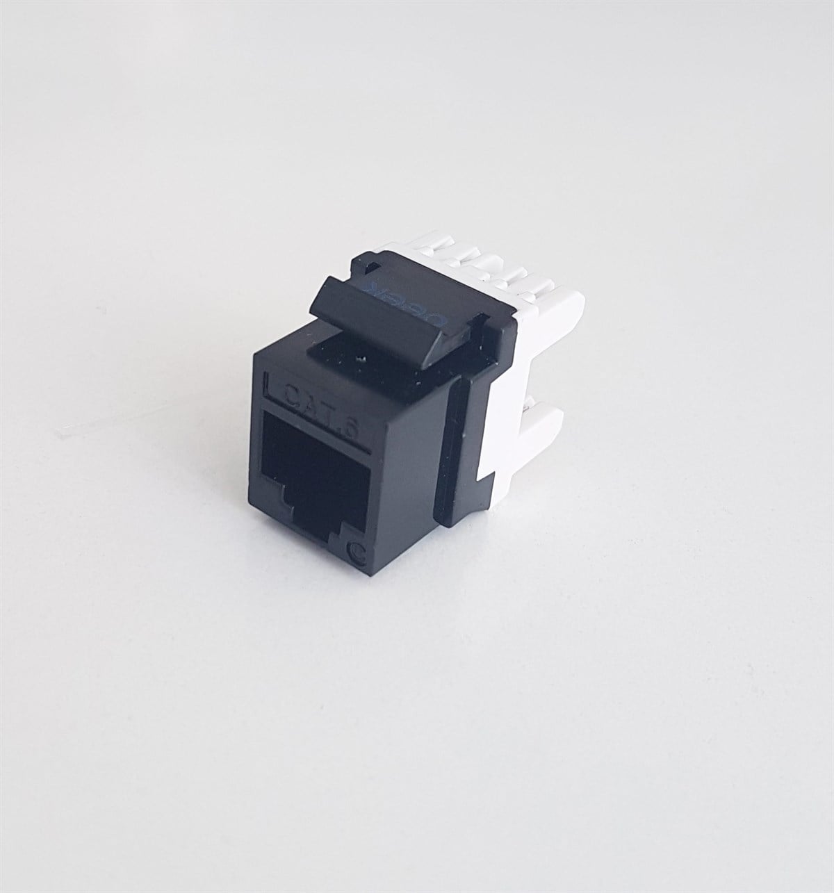 Beek CAT 6 Keystone Jack, zırhsız/unshielded, 250 MHz acc. ISO/IEC 11801:2002 AM2:2009/09, siyah renk, beyaz IDC plastik<br>
Beek Category 6 (CAT. 6) UTP Keystone Jack, Black