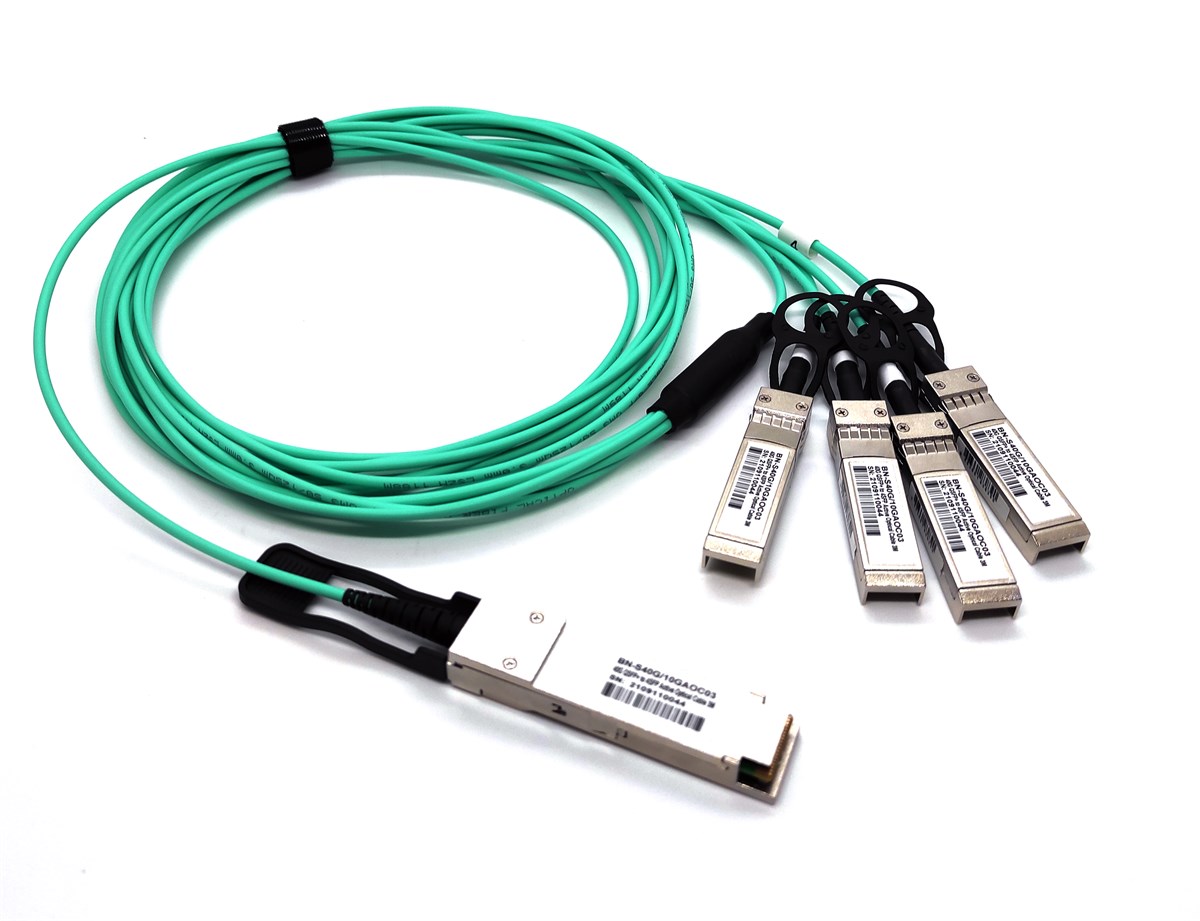 Beek 40G QSFP+ <-> 4x10G SFP+, Aktif Fiber Optik Kablo (AOC), 5 metre<br>
Beek 40G QSFP+ to 4x10G SFP+, AOC Cable, 5 meters