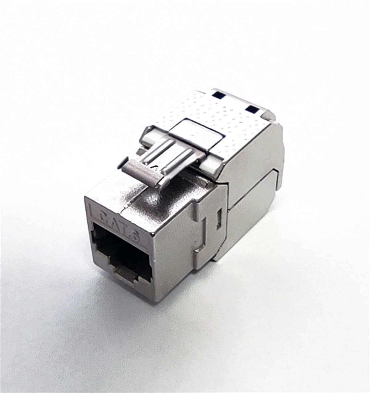 Beek CAT6 STP Keystone Jack, çakma aleti gerektirmeyen tasarım<br>
Beek CAT6 STP Keystone Jack, tool-less design
