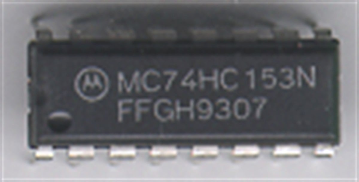 DUAL 4 CHANNEL MULTIPLEXER