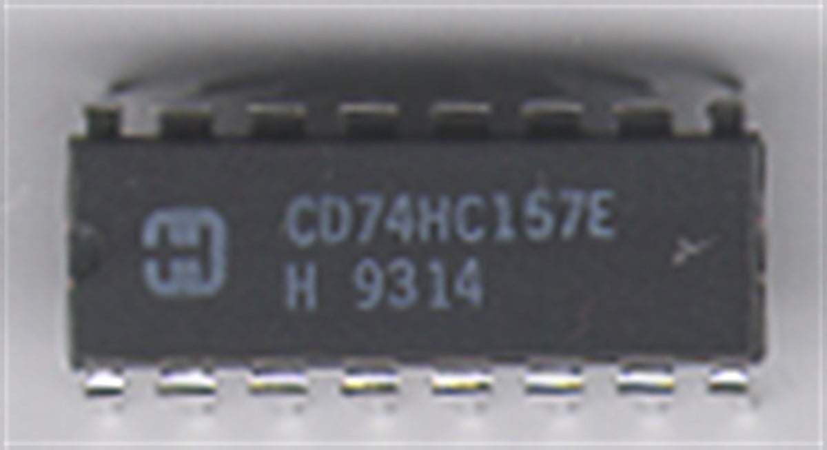 QUAD 2 INPUT MULTIPLEXER