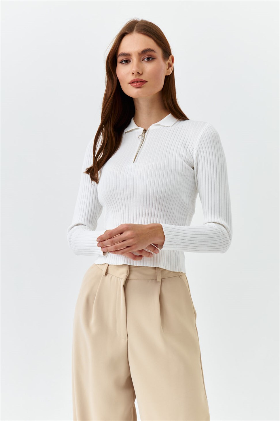 Polo Yaka Fermuarlı Kadın Triko Beyaz Bluz