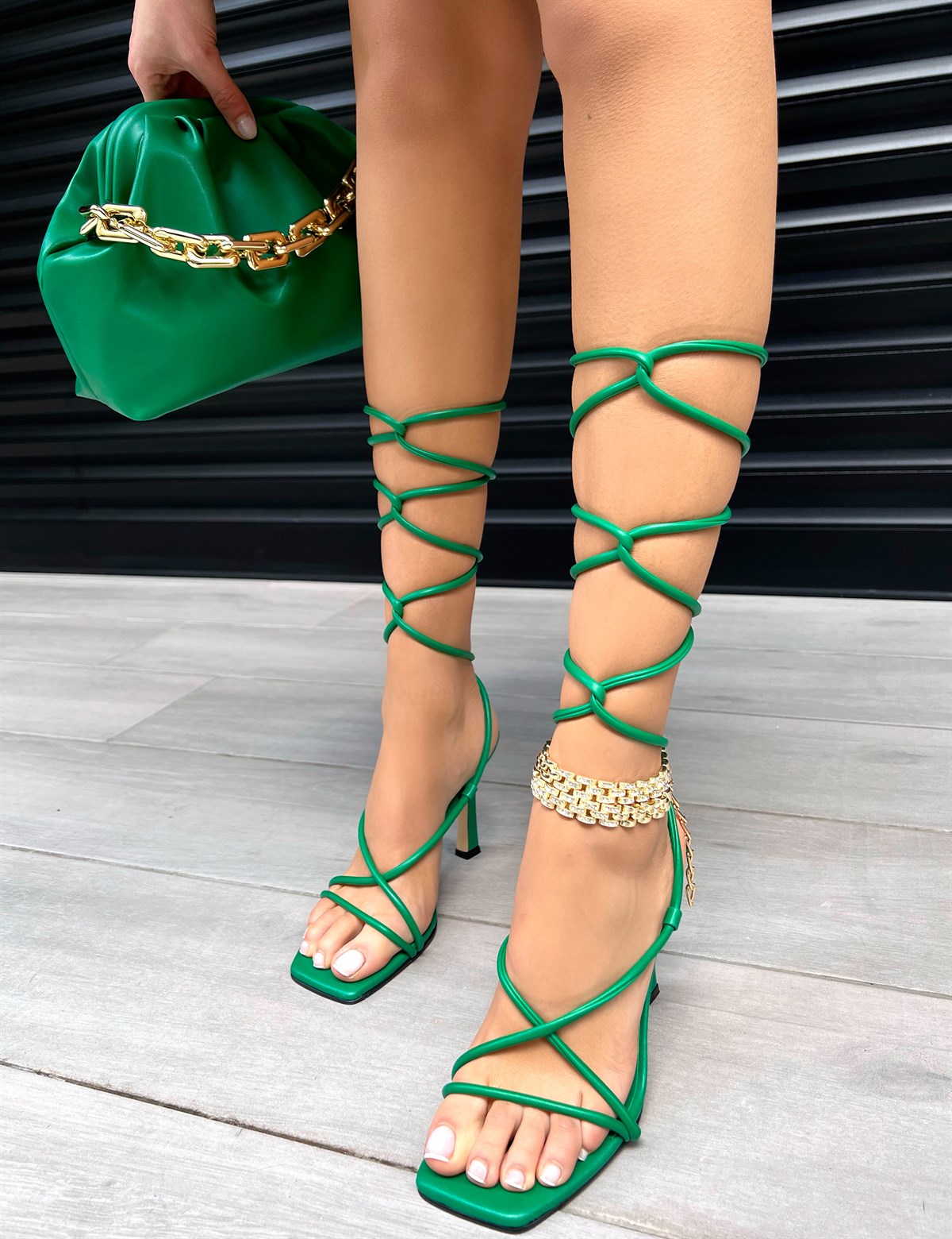Megan Deri Bağcı Detaylı Topuklu Ayakkabı Yeşil