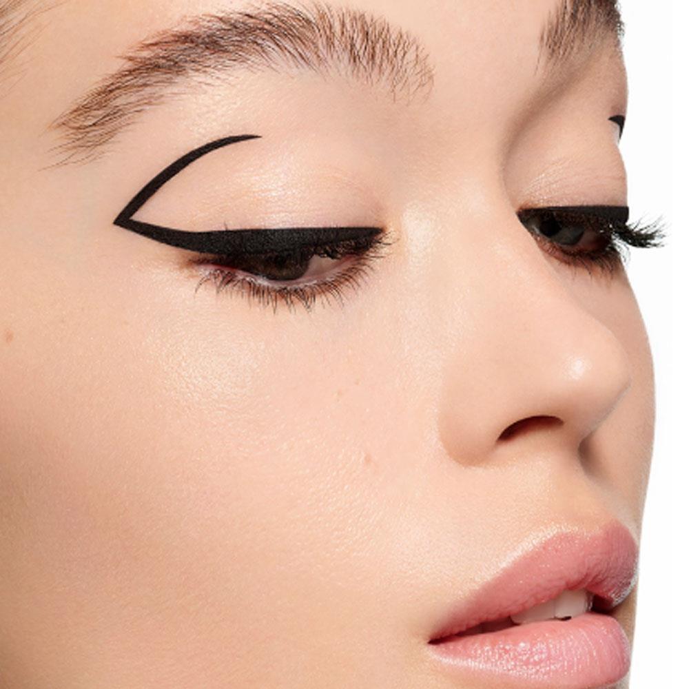 GuerlainNoir G 24 Graphic Eyeliner Black