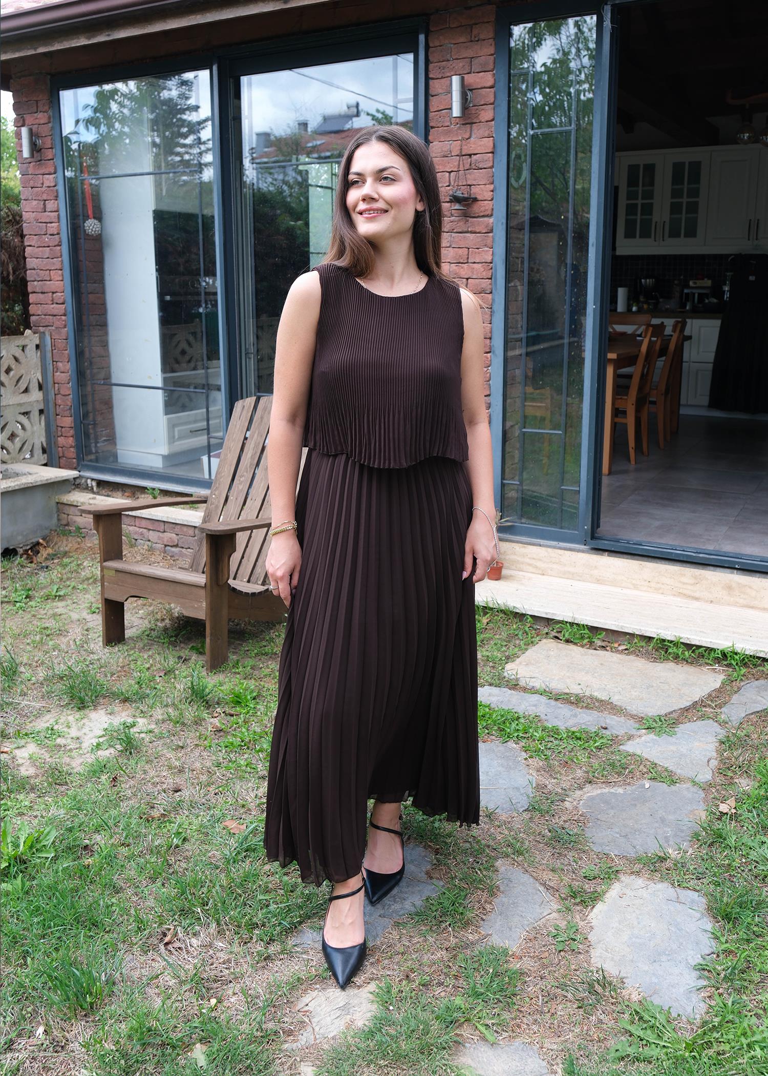 Piliseli Uzun Şifon Elbise Kahve