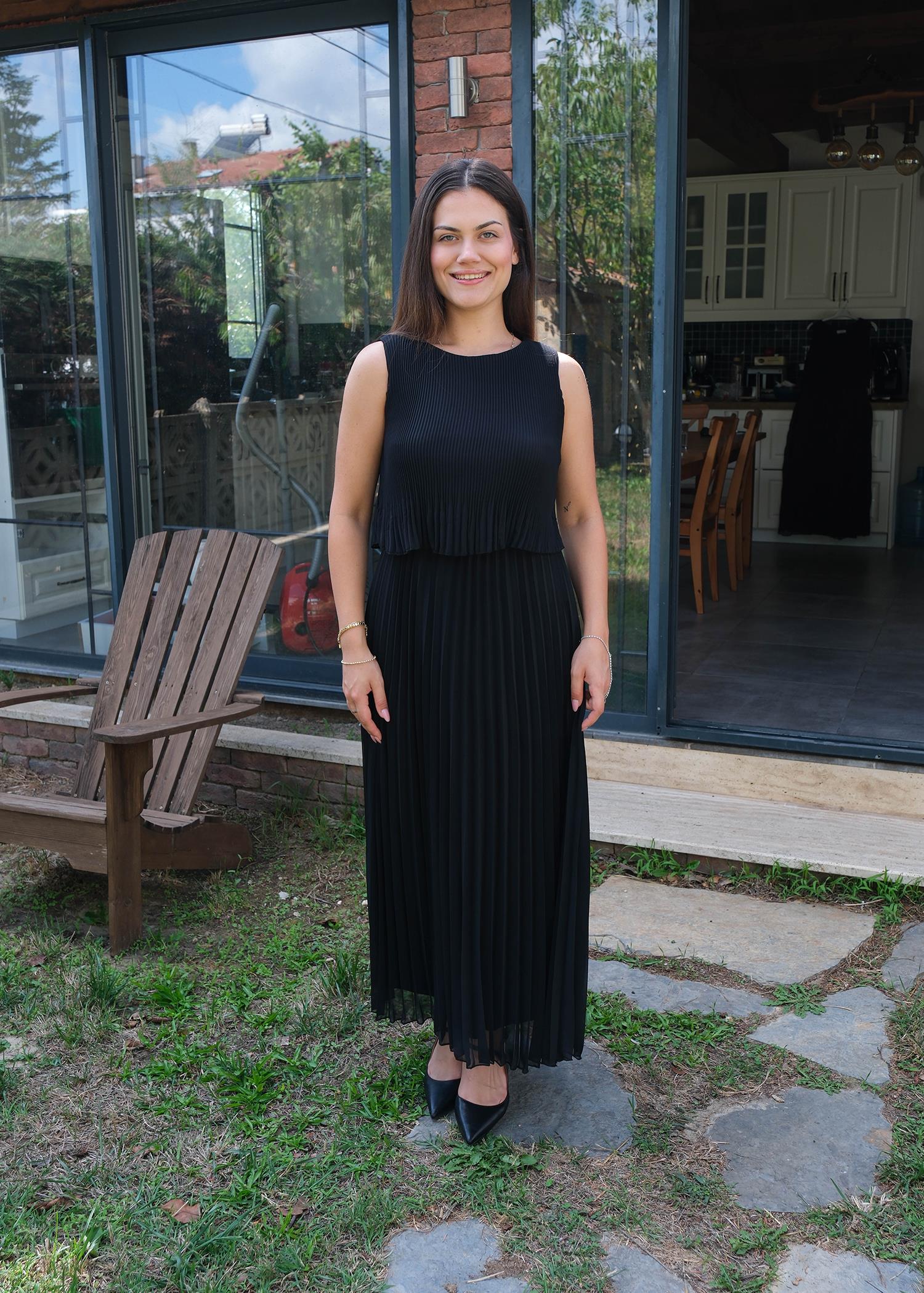 Piliseli Uzun Şifon Elbise Siyah