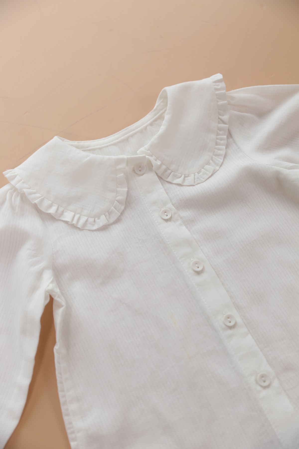 Beyaz Bebe Yaka Gömlek