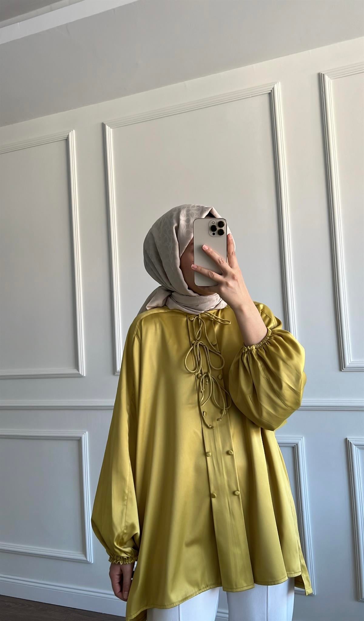 Bağcıklı Saten Gömlek