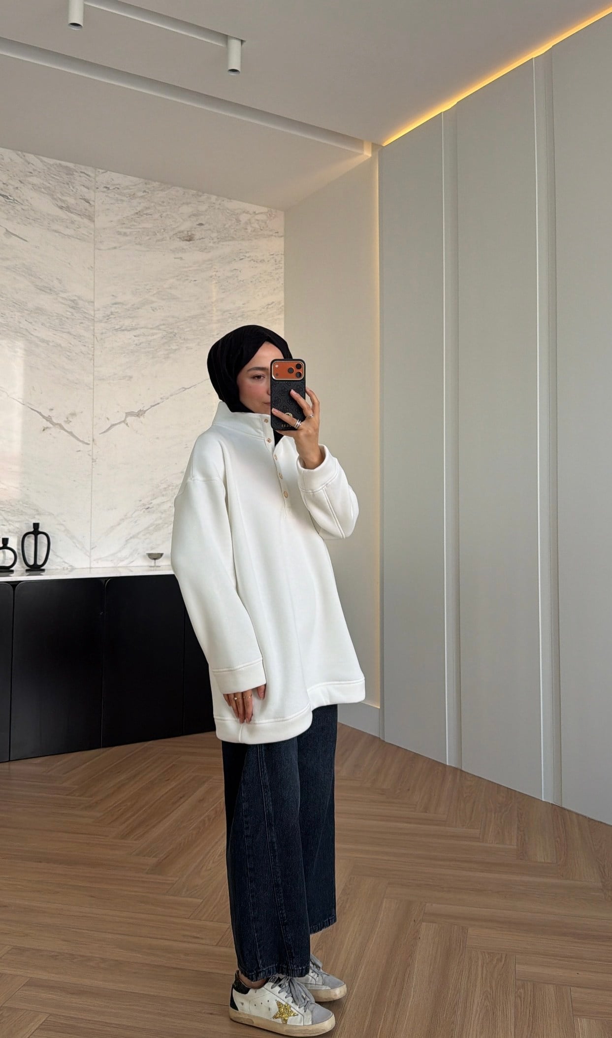 Çıtçıtlı Dik Yaka Sweatshirt Beyaz