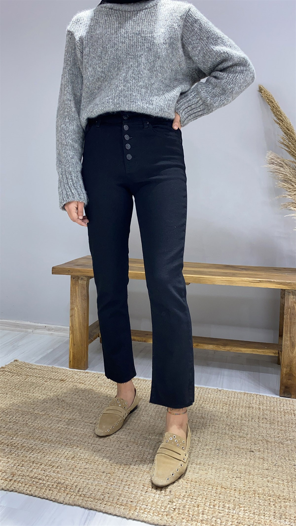 Düğme Detaylı Mom Fit