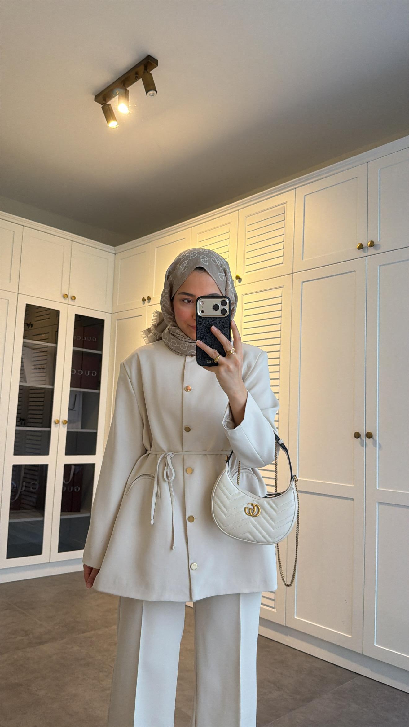 Düğme Detaylı Pantolon Takım Ekru