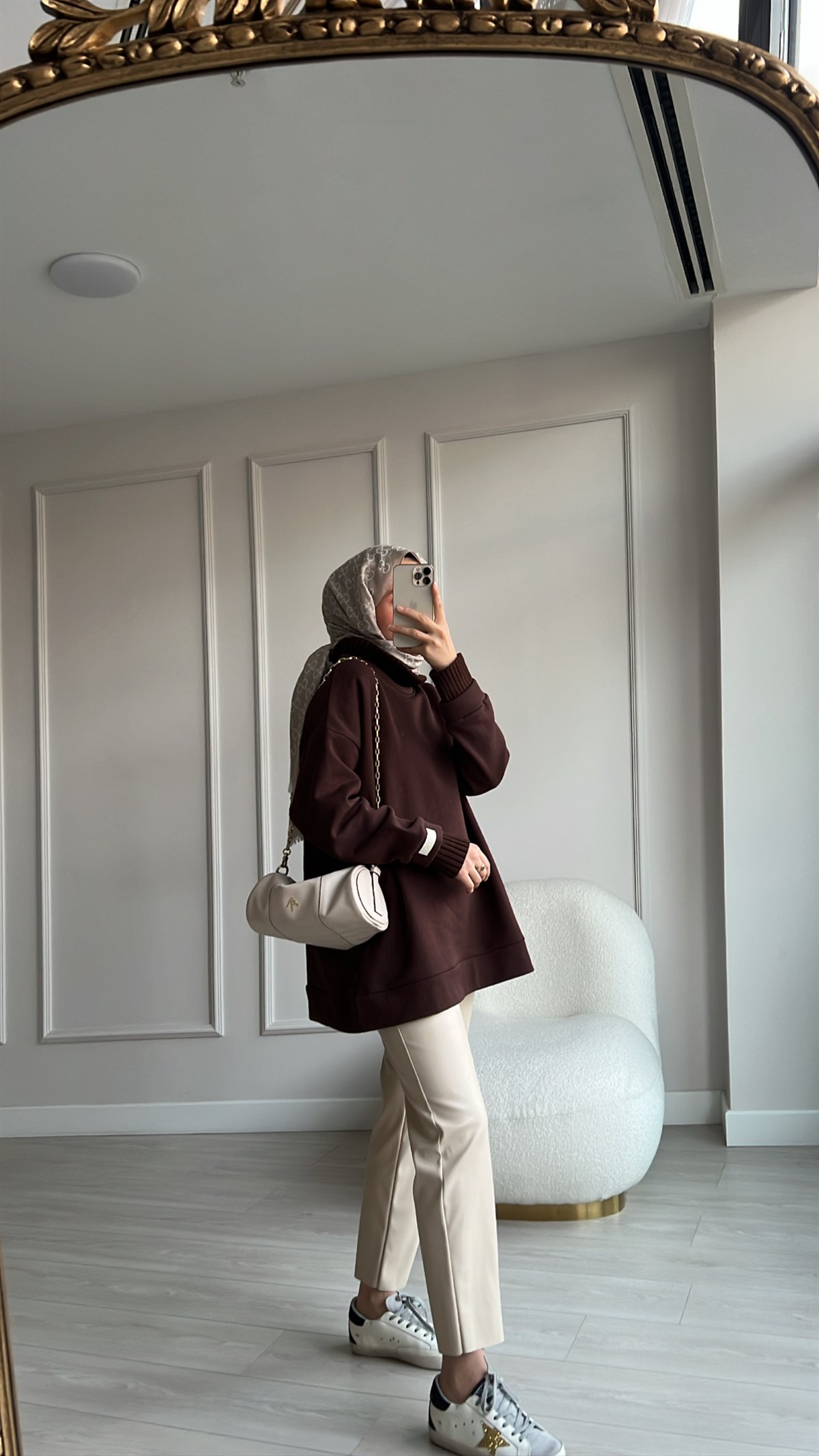 Fitilli Boğazlı Sweatshirt 