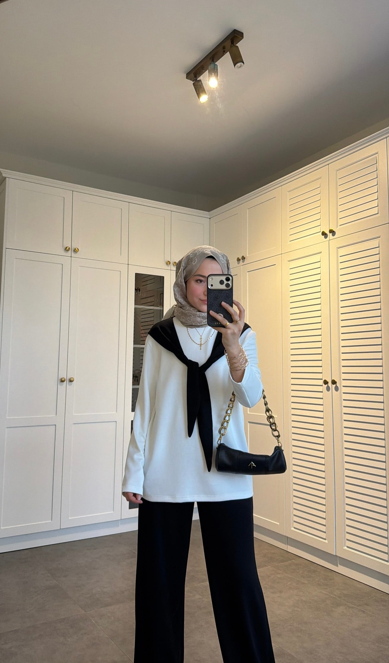 Fular Detaylı Oysh Takım Siyah