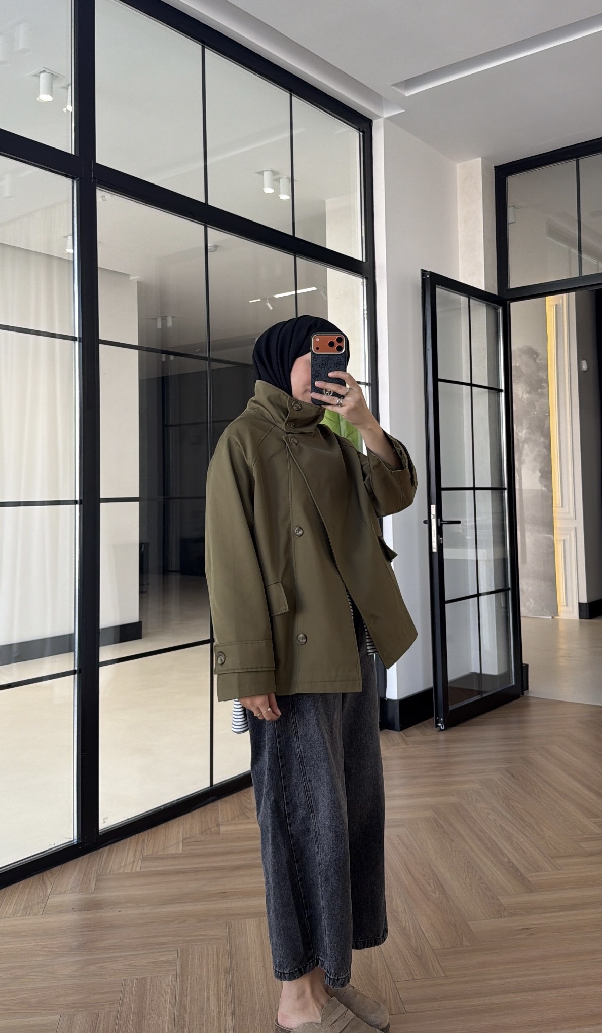Geniş Yakalı Parka Haki 