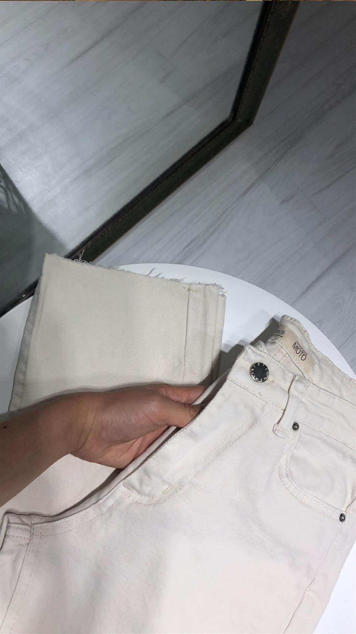 Krem Mom Fit Jean