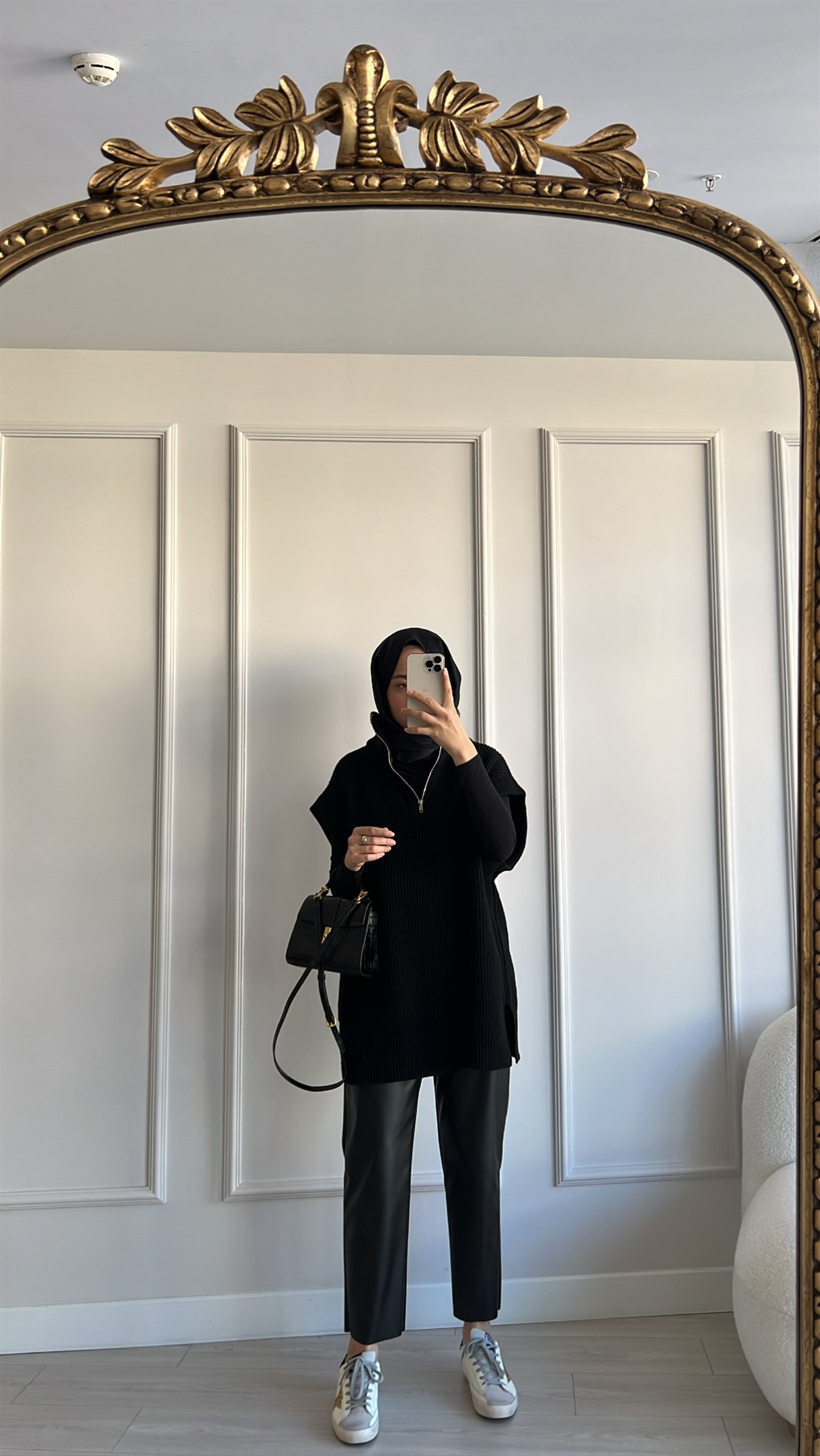 Yaka Detaylı Süveter 