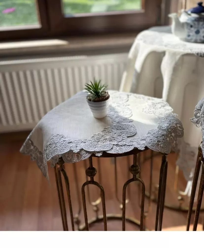 Salon Takımı 5 Parça Dantelli Keten Masa Örtüsü Runner Seti Çeyizlik Şelinda Model No 96350  Krem-Krem