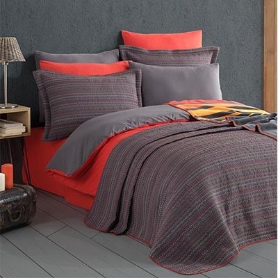 İyi Geceler İstanbul İn Line Kırmızı Çift Kişilik Yatak Örtüsü