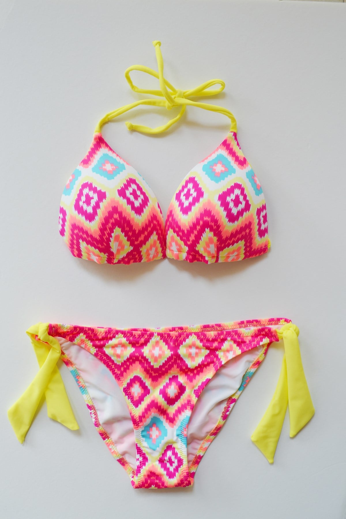 Beria Kadın Üçgen Yarım Dolgulu Desenli Sarı Bikini Takımı