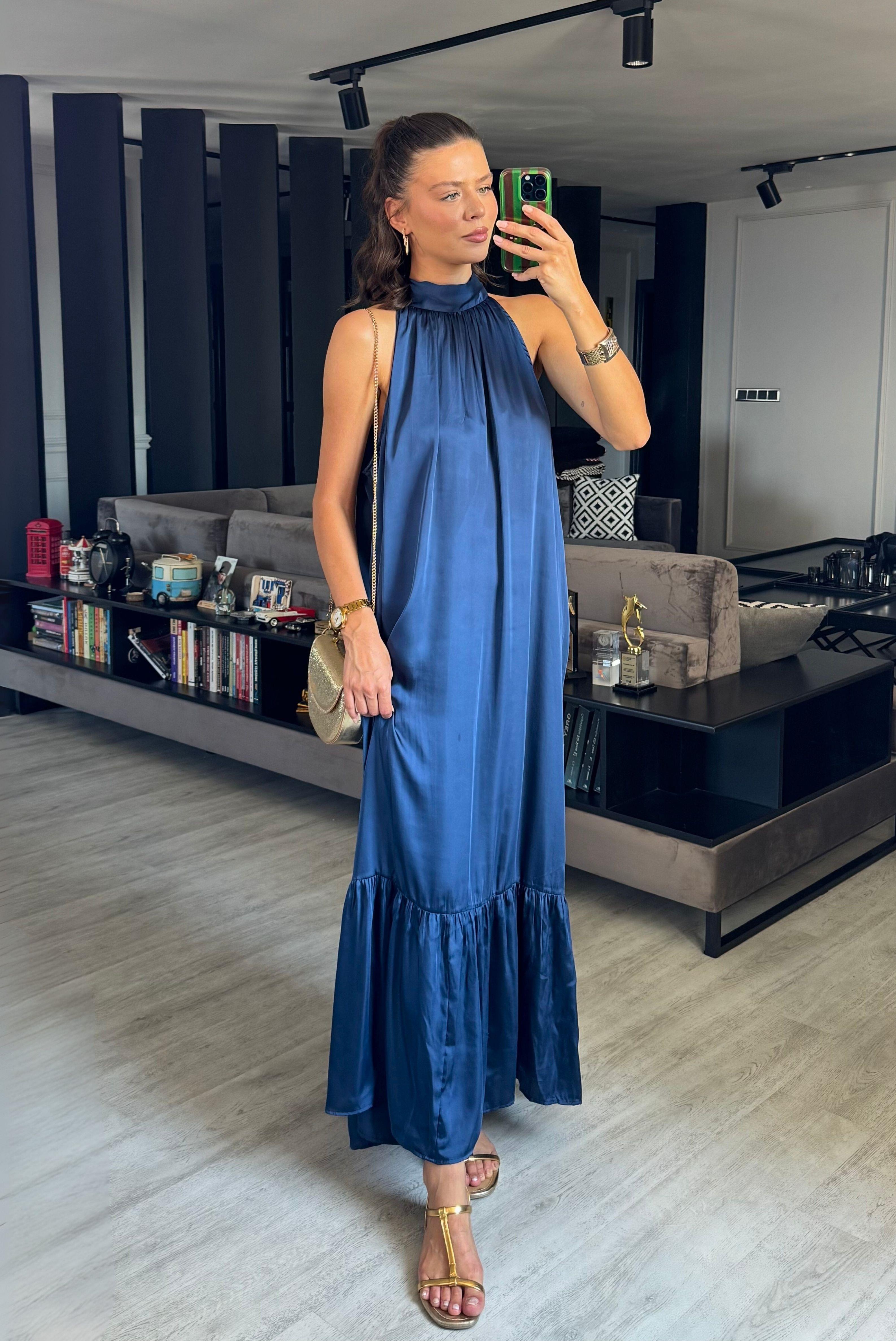 İNDİGO STEN HALTER YAKA OVERSİZE UZUN ELBİSE