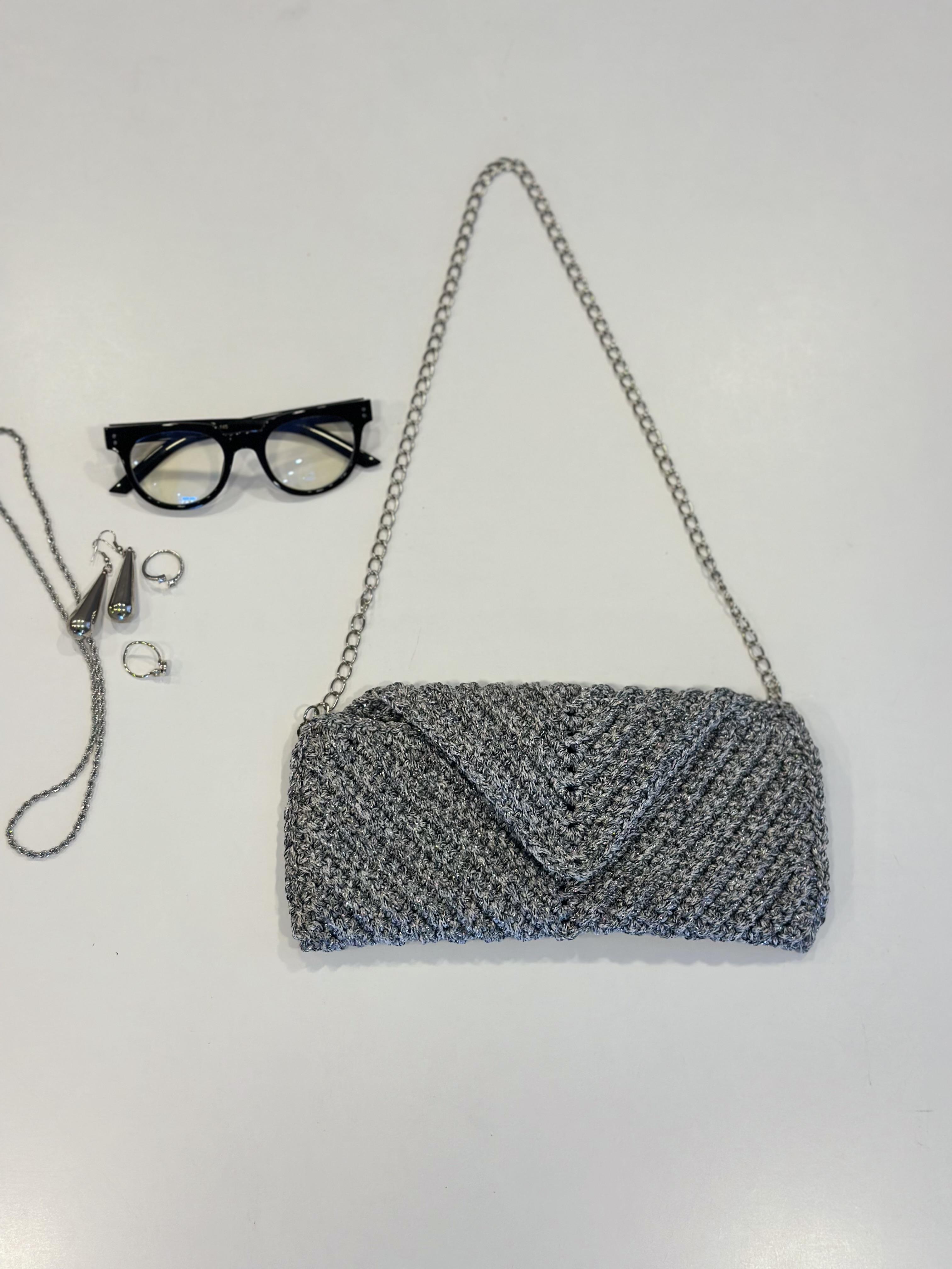 KISA ZİNCİRLİ ÖRME ÇANTA