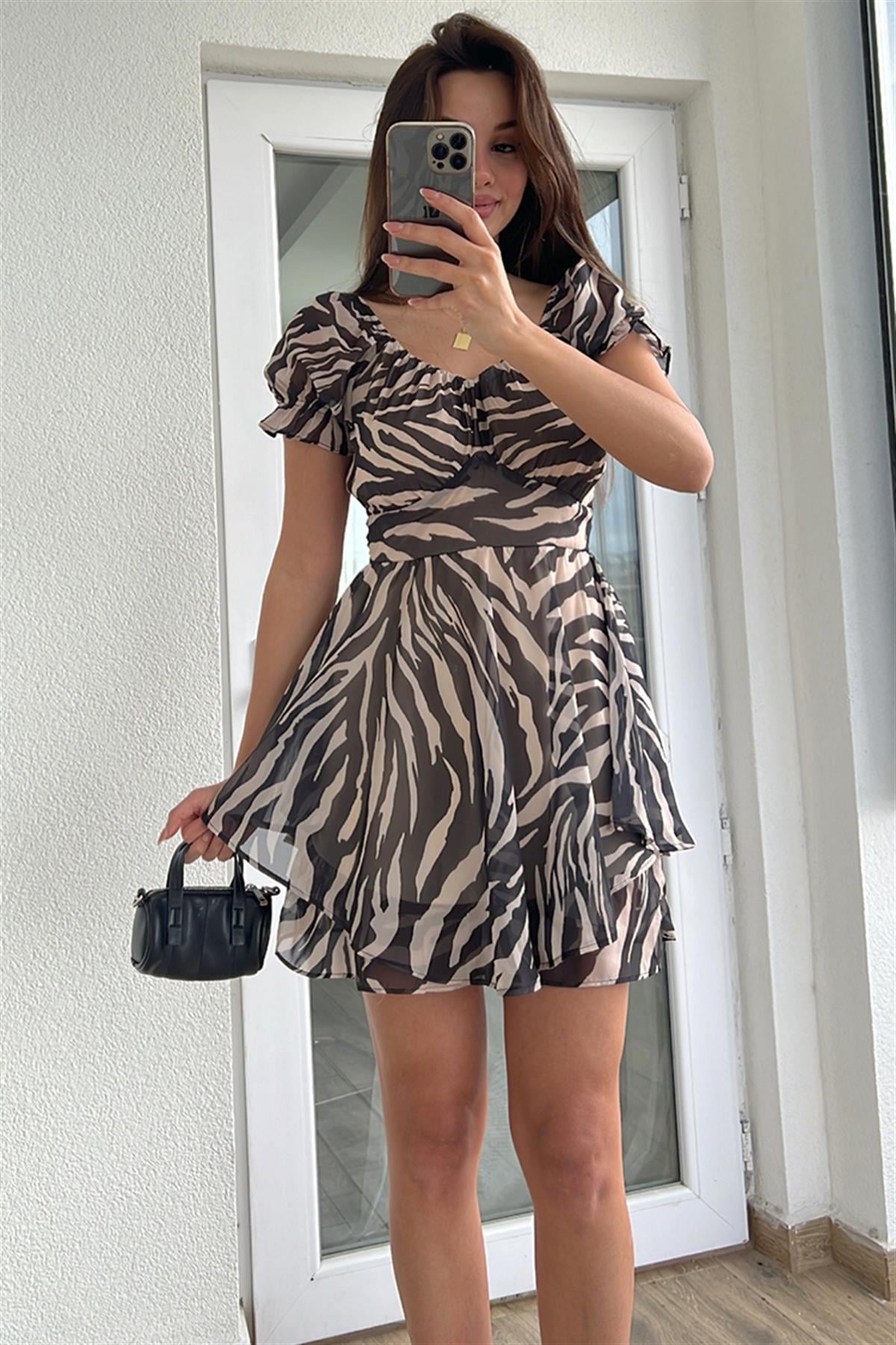 ŞİFON DESENLİ ELBİSE
