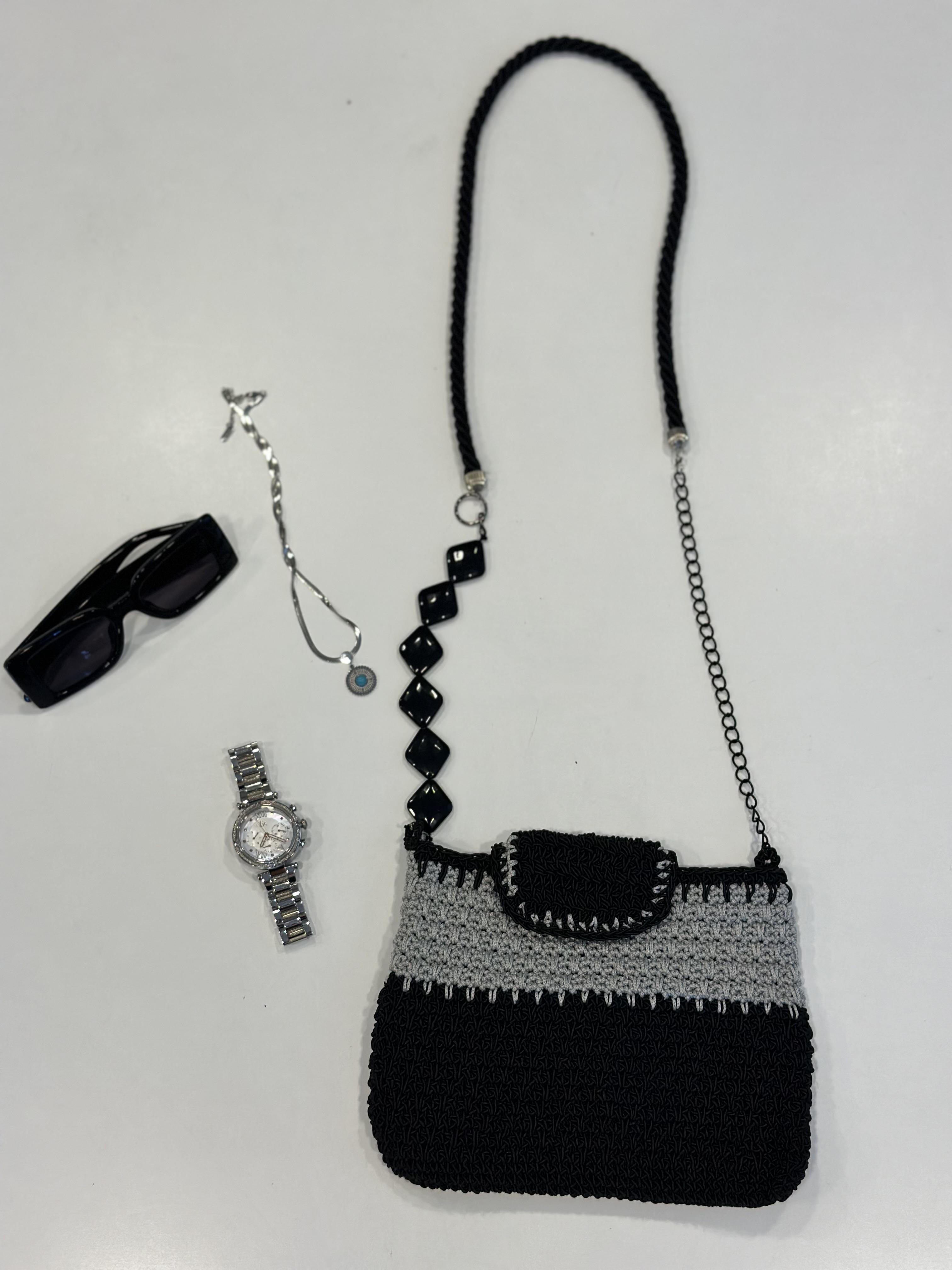 TASARIM ZİNCİRLİ ÖRME ÇANTA