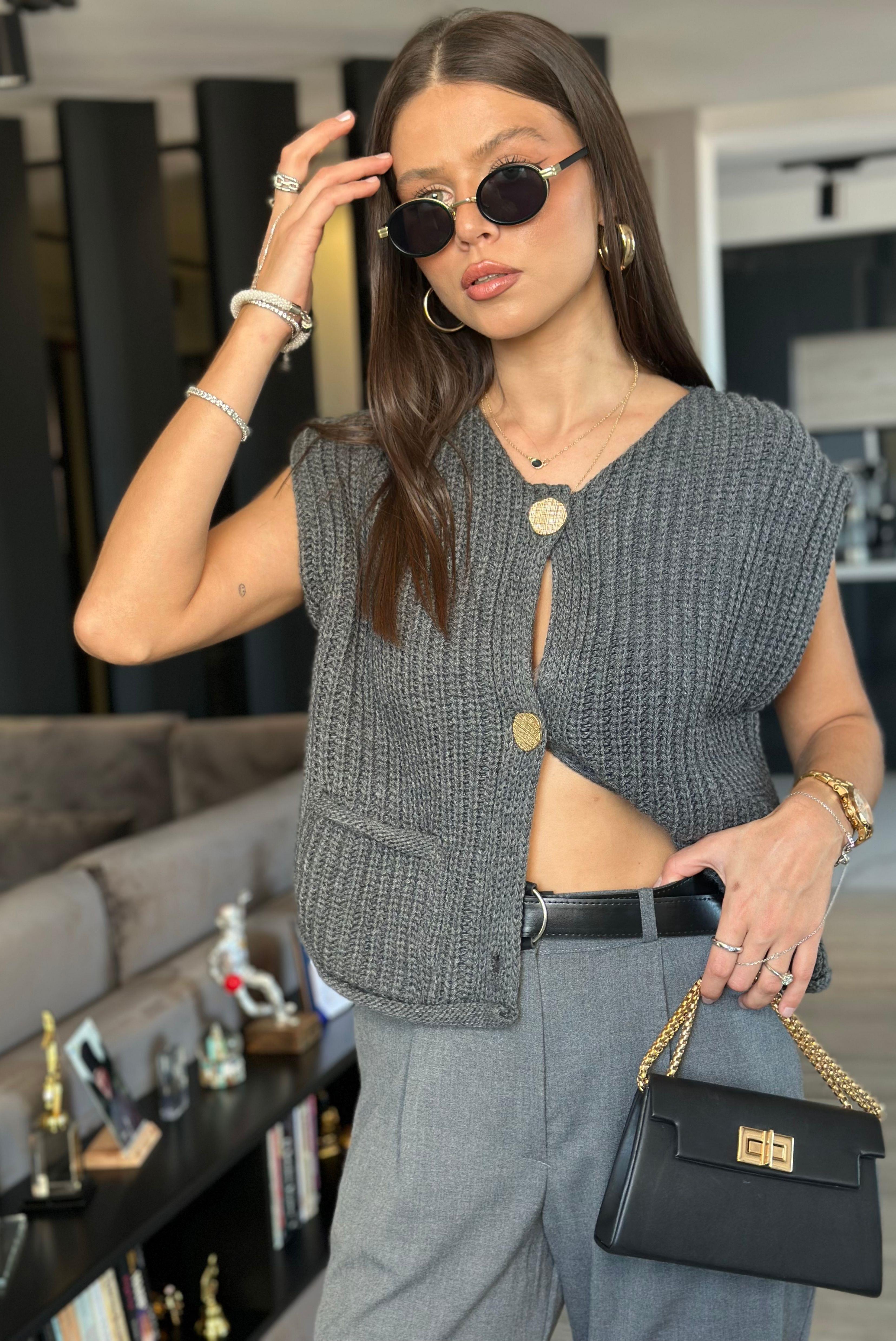 ÜÇ DÜĞMELİ CEPLİ YELEK