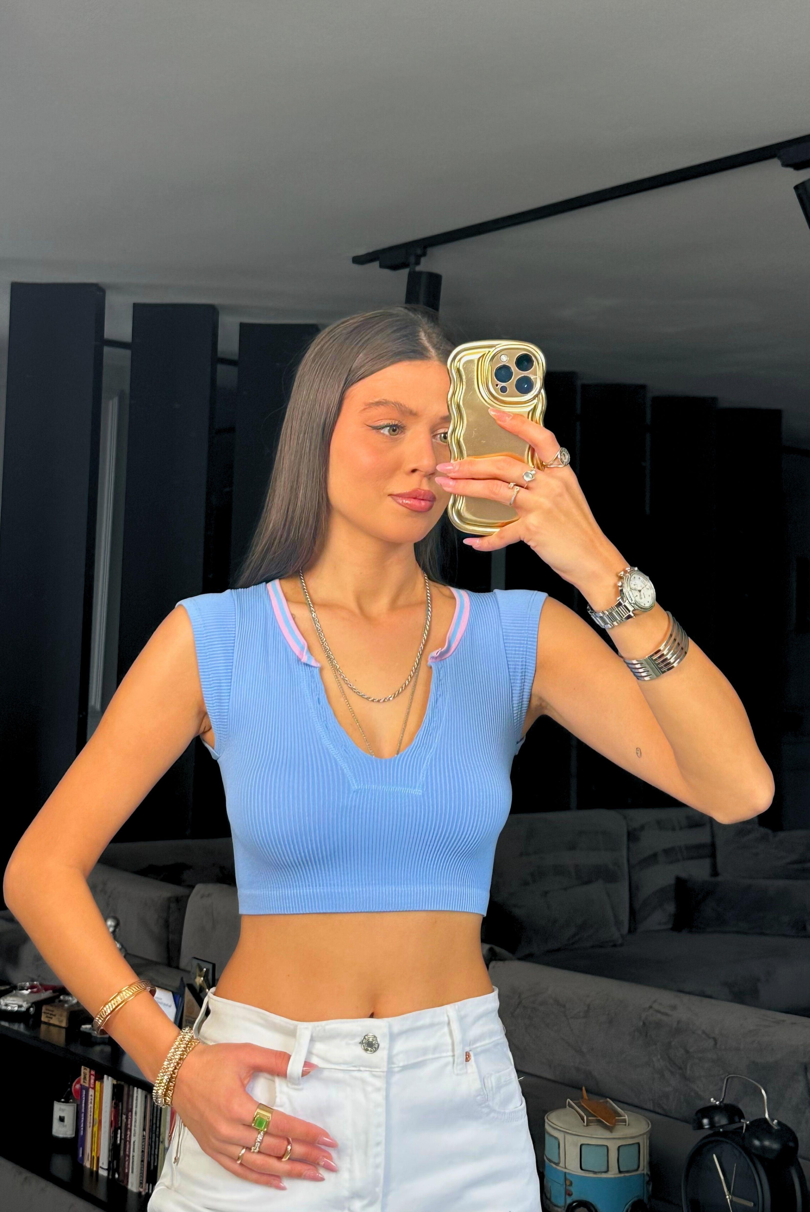 V YAKA DİKİŞ DETAYLI CROP