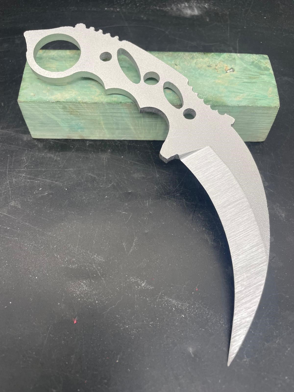 N690 Karambit Bıçak Profili