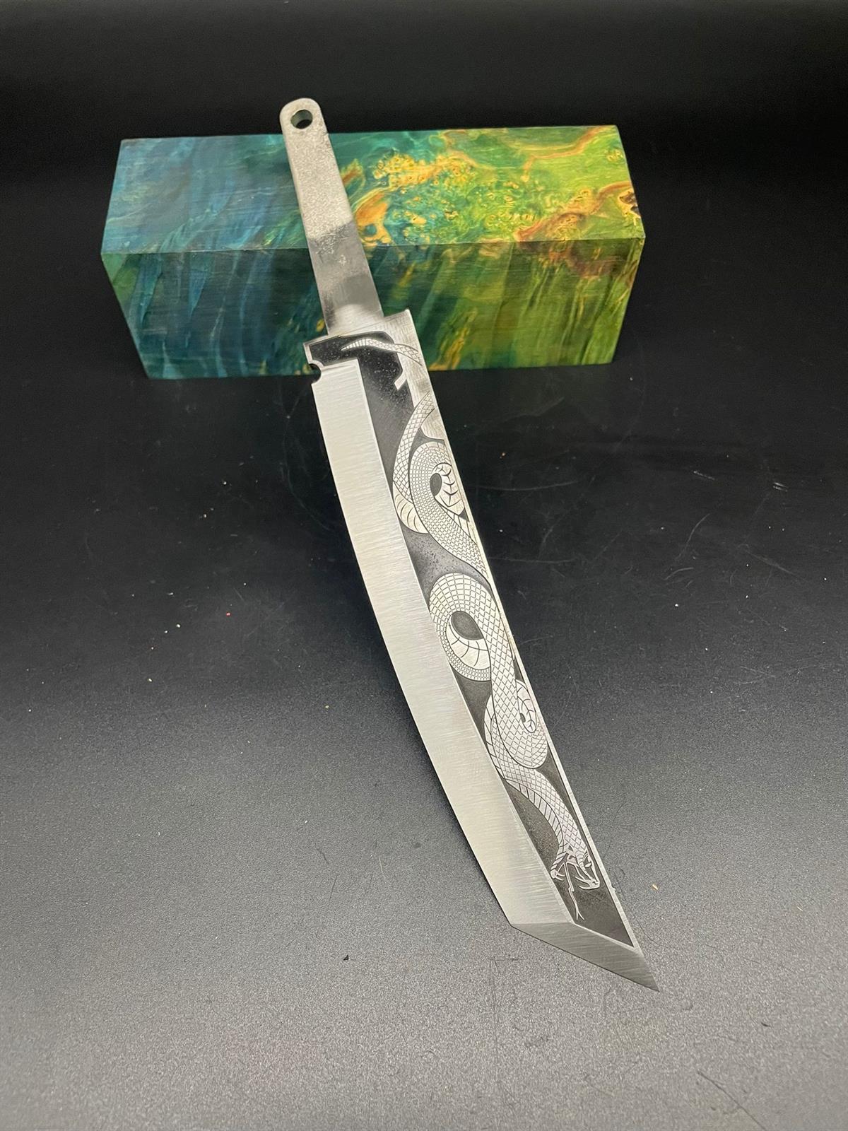 Böhler N690 GRAVÜRLÜ YILAN MODEL TANTO 1