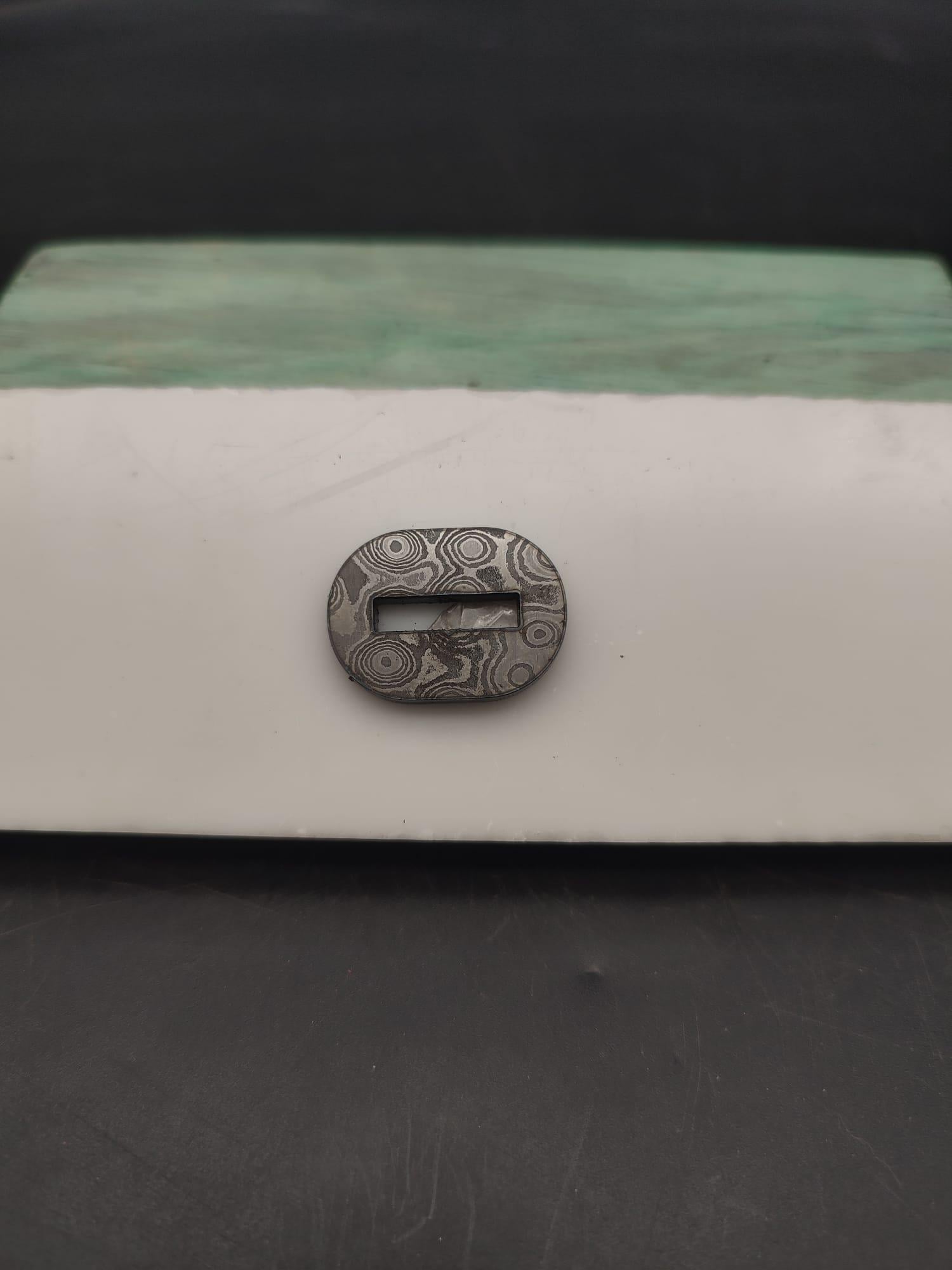 Kurt Figürlü Başlık-1