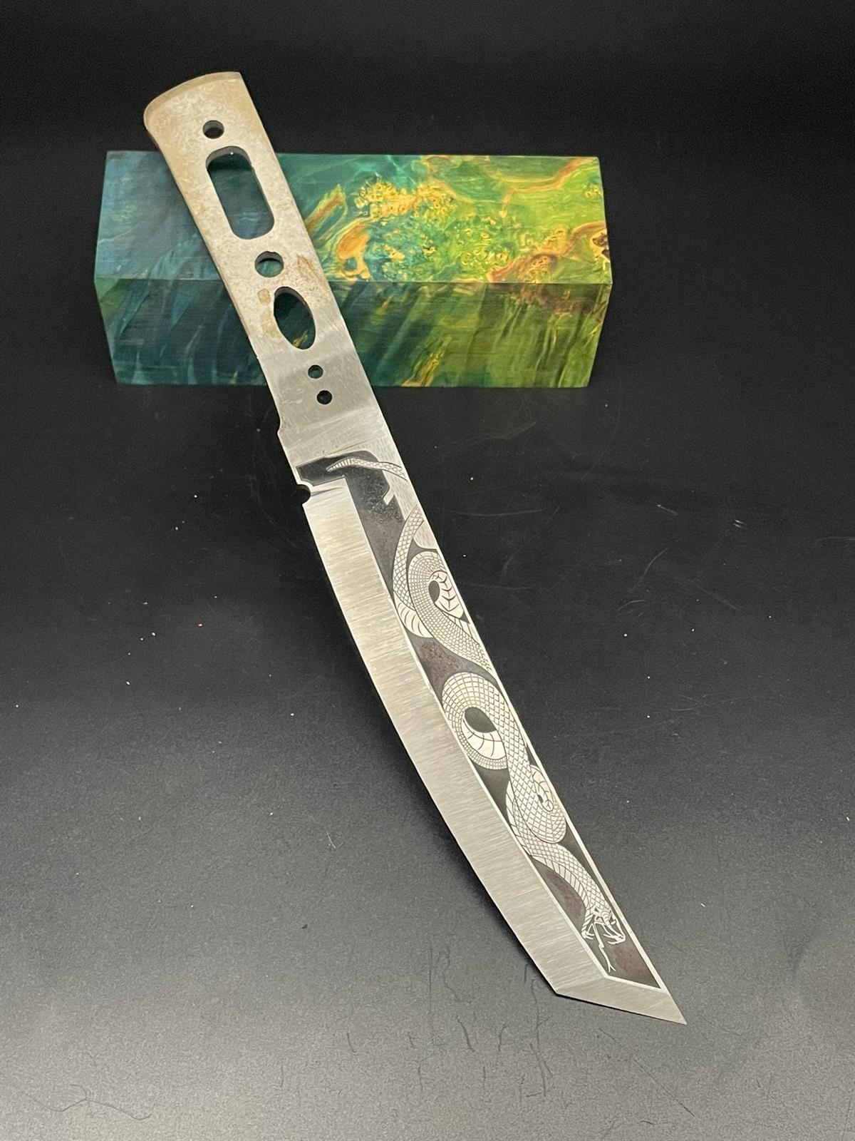 N690 GRAVÜRLÜ YILAN  MODEL 2