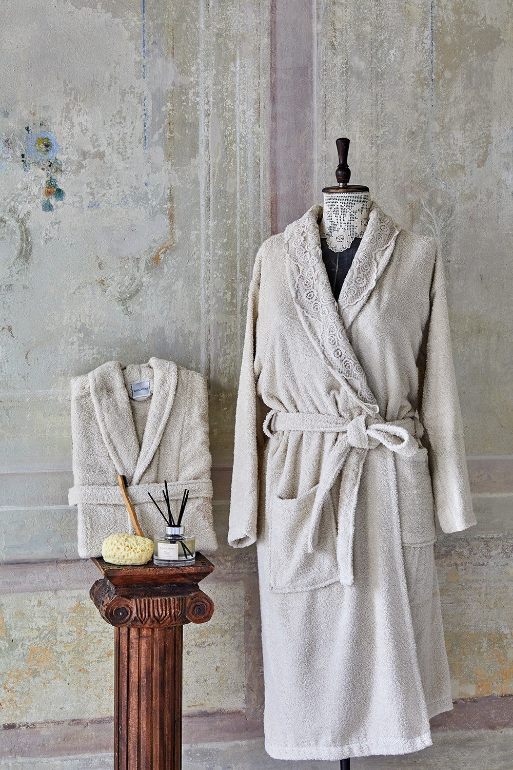 Karaca Home Valeria Royal Dantelli Gold Bornoz Seti 3 Parça