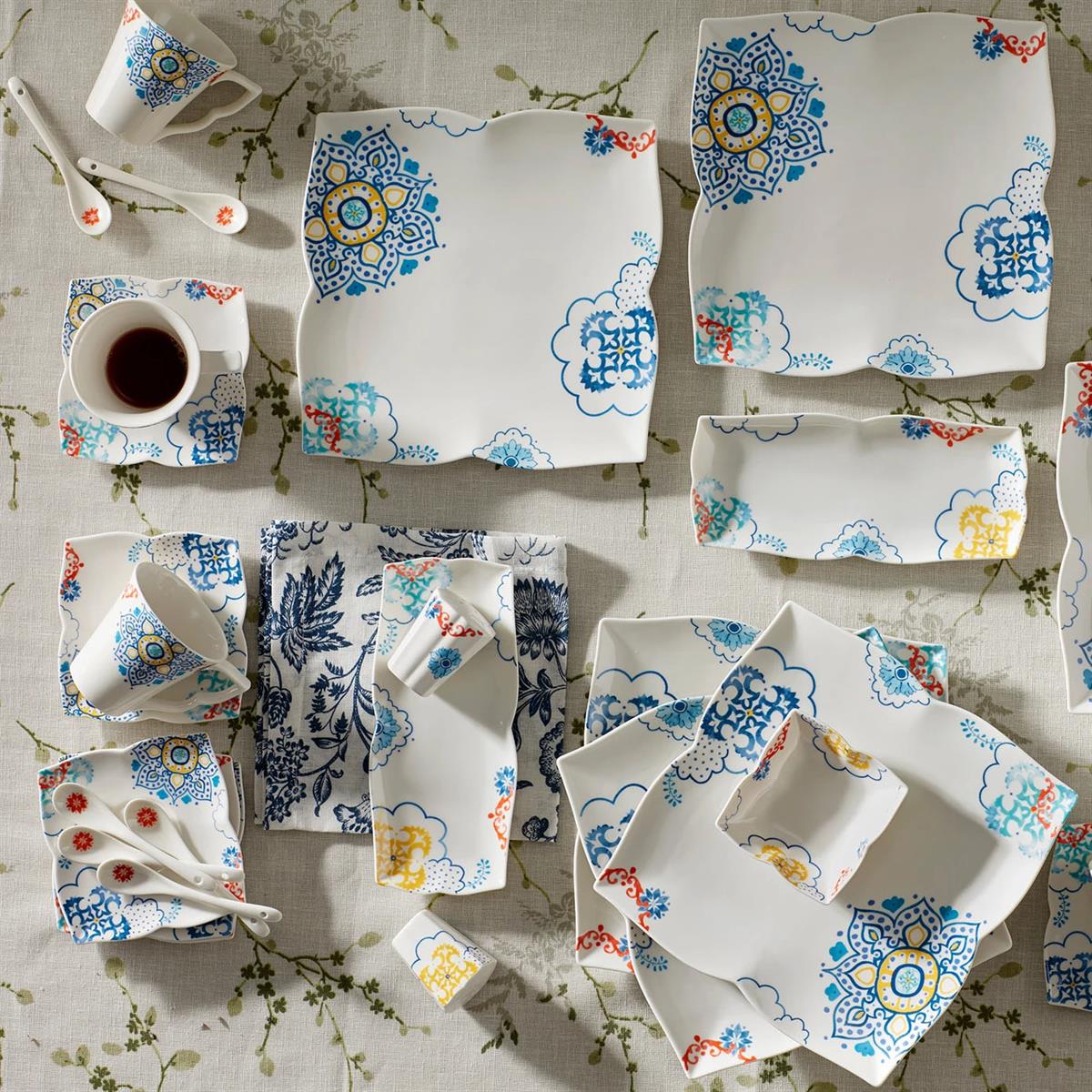 Karaca Monty 32 Parça 6 Kişilik Kahvaltı Takımı KareKaraca6 Kişilik Kahvaltı Takımı