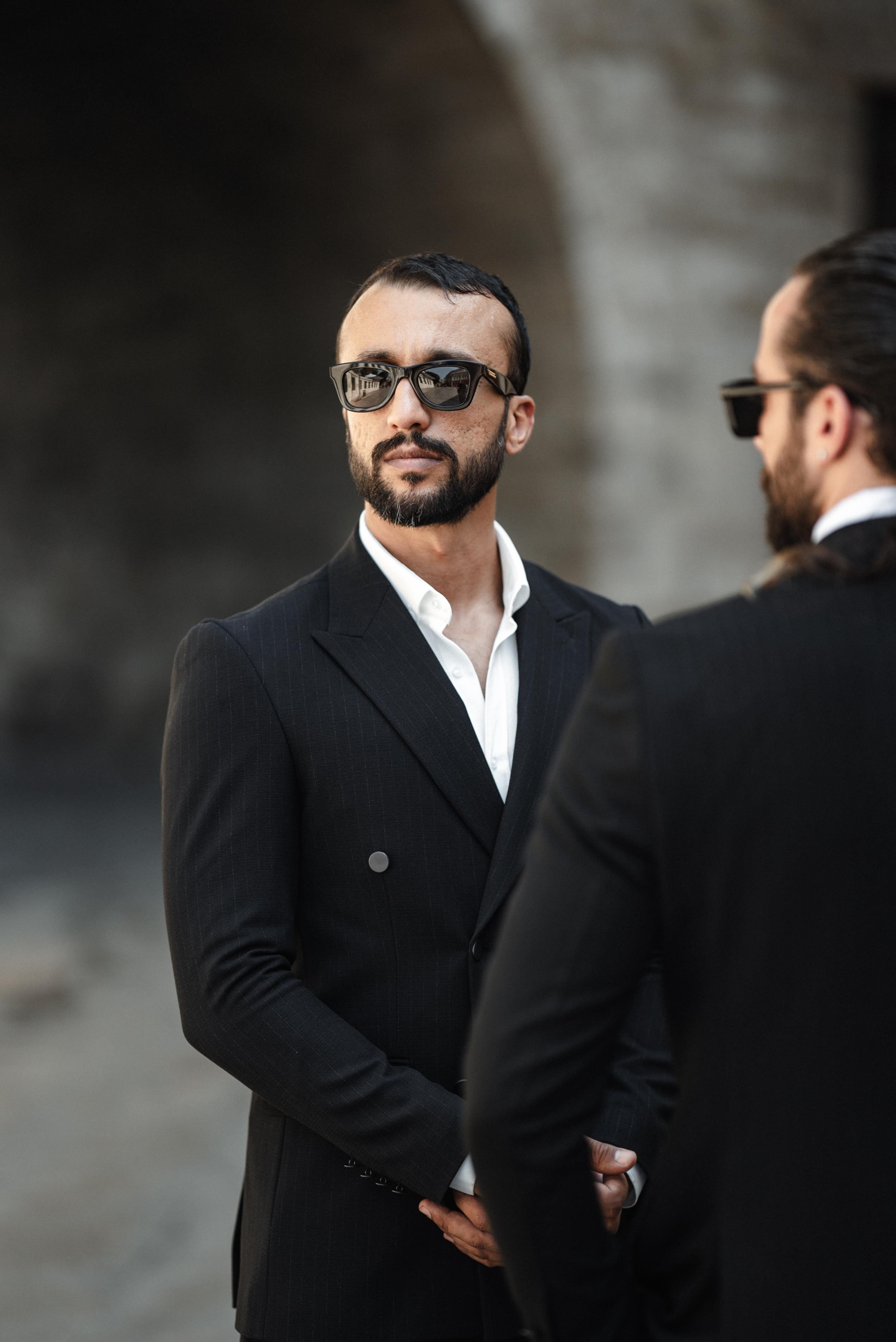Çizgi Detay Slim Fit Kruvaze Takım Elbise Lacivert ürünü TAKIM ELBİSE kategorisinde sizleri bekliyor.