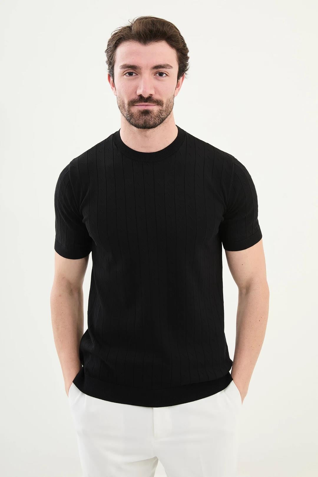 Desenli Slim Fit Bisiklet Yaka Erkek Triko T-Shirt ürünü ÜST GİYİM kategorisinde sizleri bekliyor.