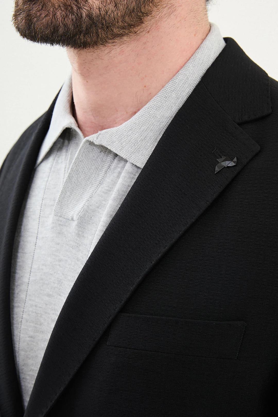 Desenli Slim Fit Torba Cep Gofreli Erkek Ceket ürünü DIŞ GİYİM kategorisinde sizleri bekliyor.