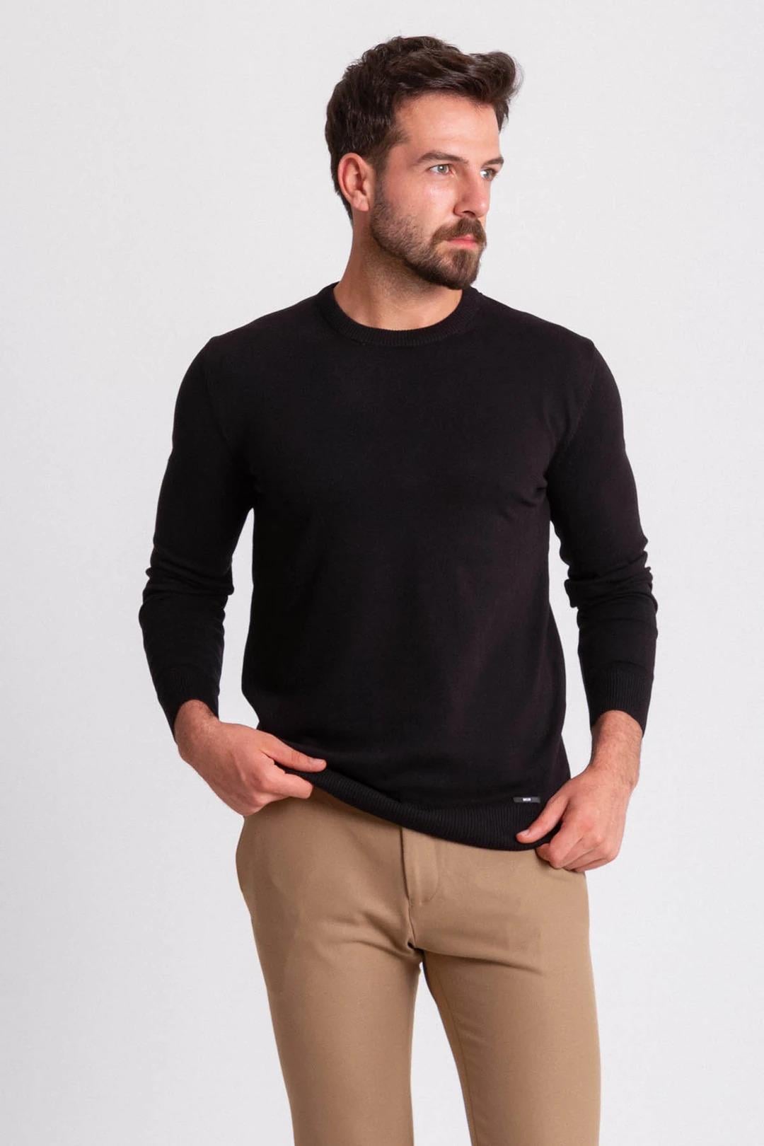 Düz Slim Fit Erkek Bisiklet Yaka Kazak Siyah ürünü ÜST GİYİM kategorisinde sizleri bekliyor.