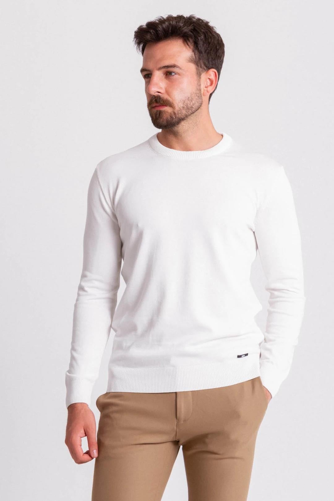 Düz Slim Fit Erkek Bisiklet Yaka Kazak Ekru ürünü ÜST GİYİM kategorisinde sizleri bekliyor.
